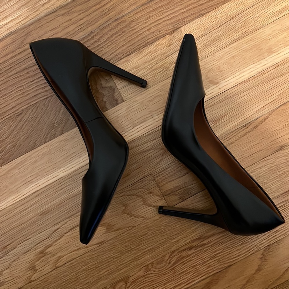 Christian Siriano for Payless Women’s 11. Dead stock. NWOT. Amazingly comfy.